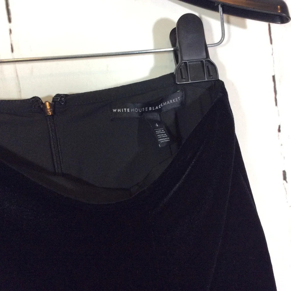 White House Black Market WHBM Women's Black Velvet Pencil Skirt‎ Size 4